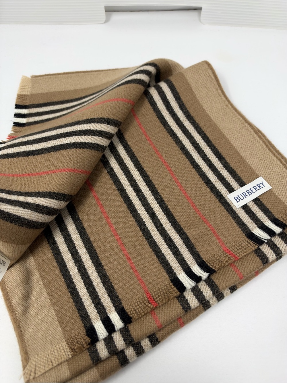 Burberry women Classic Camel Check Scarf - Camel
